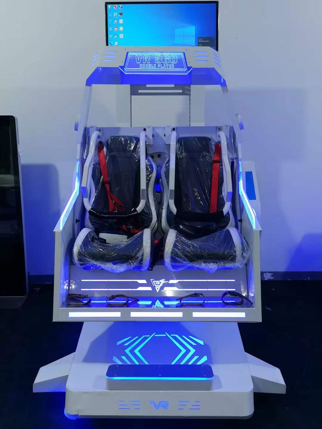 High return vr technology 9d machine 360 vr simulator roller coaster for vr game zone