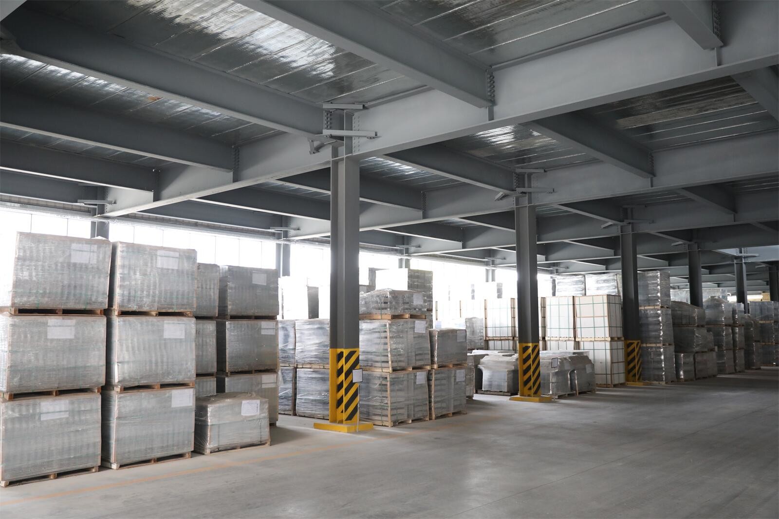 Thermal Shock Resistance Refractory Bricks Pouring Corundum Mullite Fire Bricks For Glass Melter