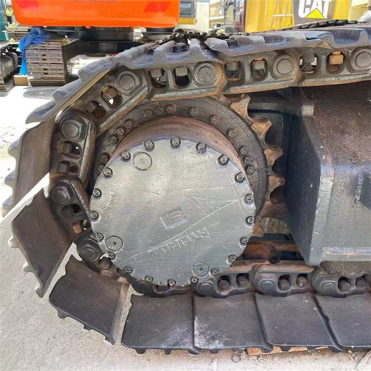 Shanghai Used Hyundai 220 LC 9S with 1.03m3 Bucket Capacity and Original Hydraulic Pump