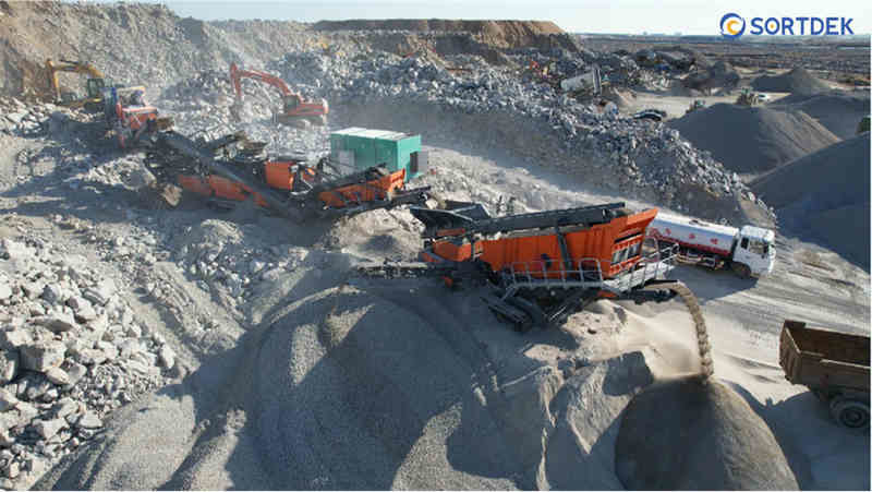 Crawler Mobile Screen Machine With Three Layer Screen Design