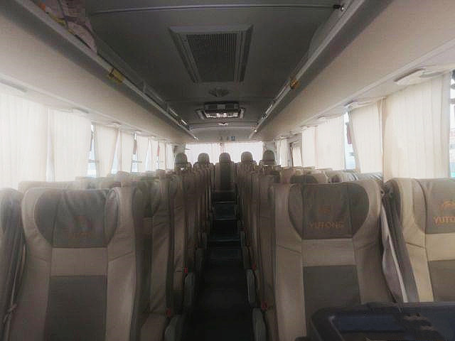 Second Hand Buses Yutong Left Steering ZK6906 Buses And Coaches 38seats weichai 270hp