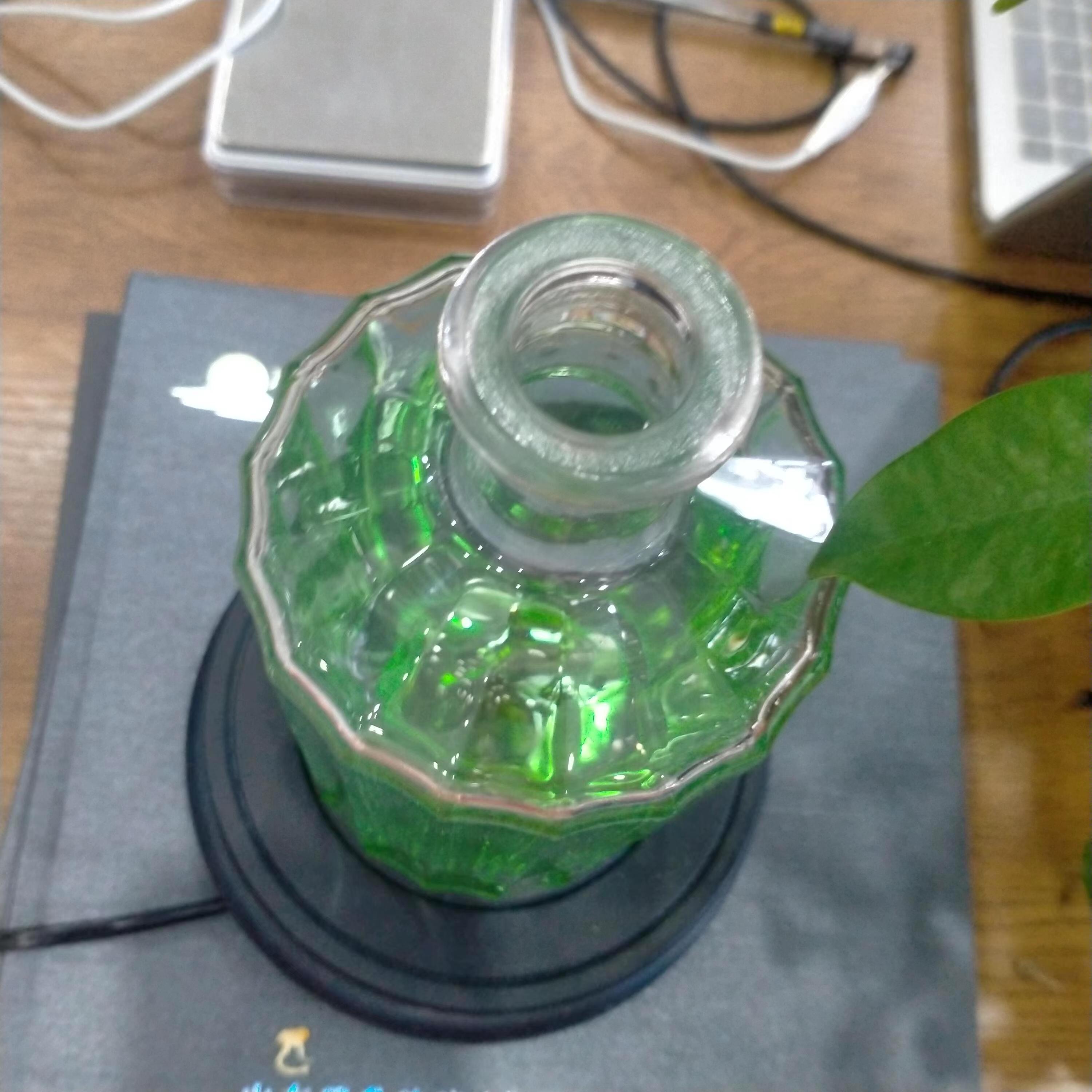 Green Glass Liquor Bottle Empty 750ml 25oz for Custom Color Vodka Gin Tequila Rum