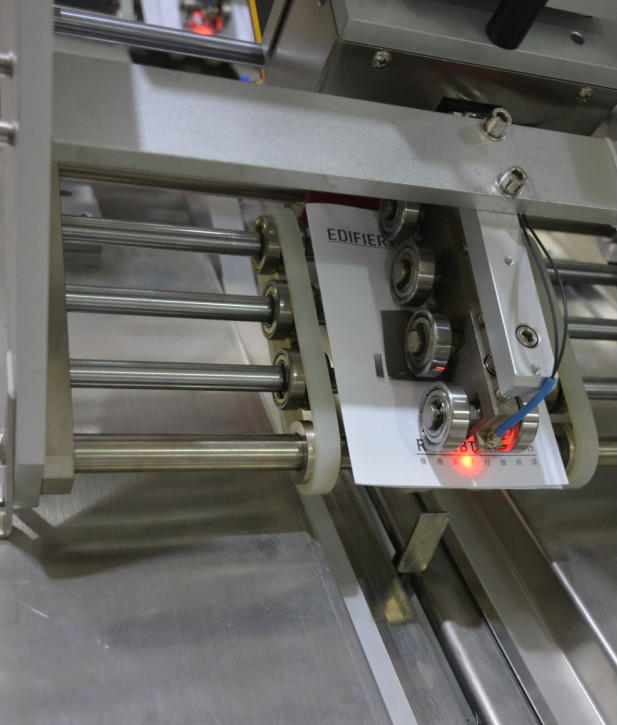 Food Grade Noodles Horizontal Flow Pack Machine Bread Packaging Machine 100 Bags/Min