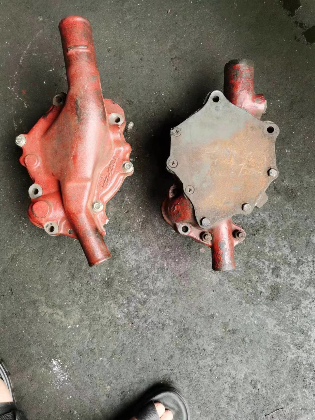 EK130 EK130T Engine Water Pump 16100-3127 For Hino Diesel Spare Parts Construction Machinery
