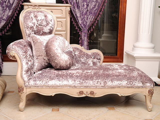 Wood Carved French Antique Luxury Chaise Lounge Golden White