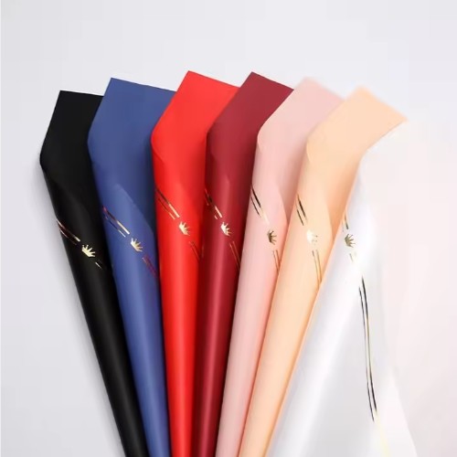 50g Waterproof Flower Wrapping Paper with Crown Pattern Customized Gift Packaging