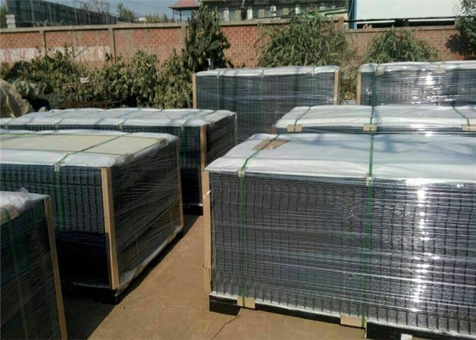 ECO friendly galvanized or pvc coated steel welded wire mesh fence panels with different colors