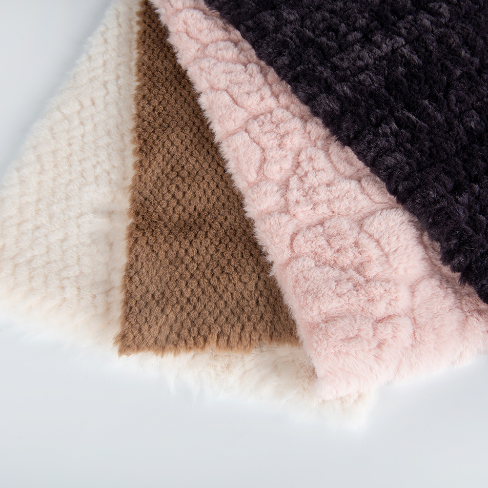Design Short Fur Faux Fur Sherpa Teddy Fabric with 100% Polyester Front Material