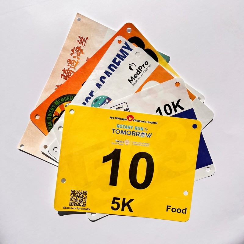 Customized Race Numbers 0.5mm Thickness Tyvek Race Bib Numbers for Marathon Competition Triathlons in Rectangular Shape