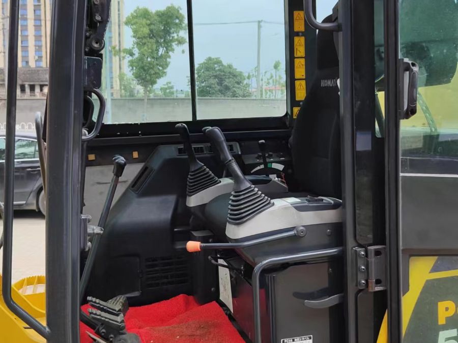 Komatsu PC56-7 Excavator Cab