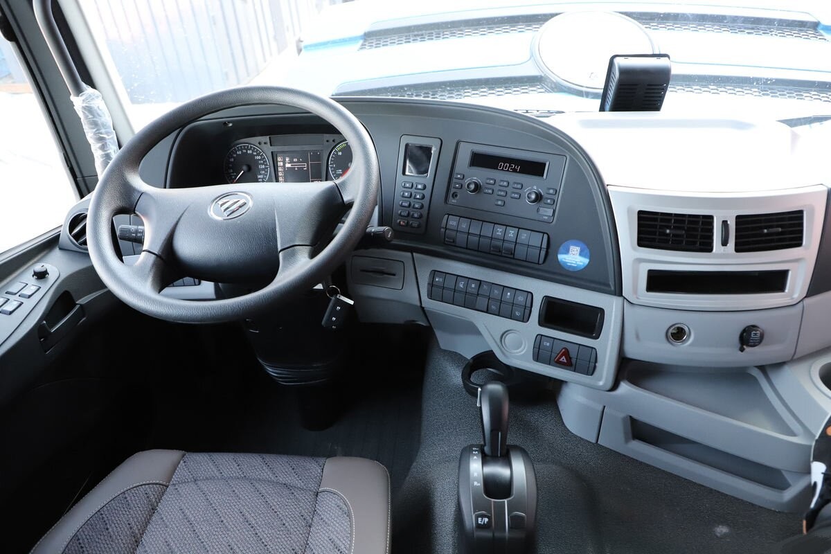 Used Auto-Manual Transmission Tractor Head Foton Auman 440hp Cummins Engine Durable In Harsh Environments
