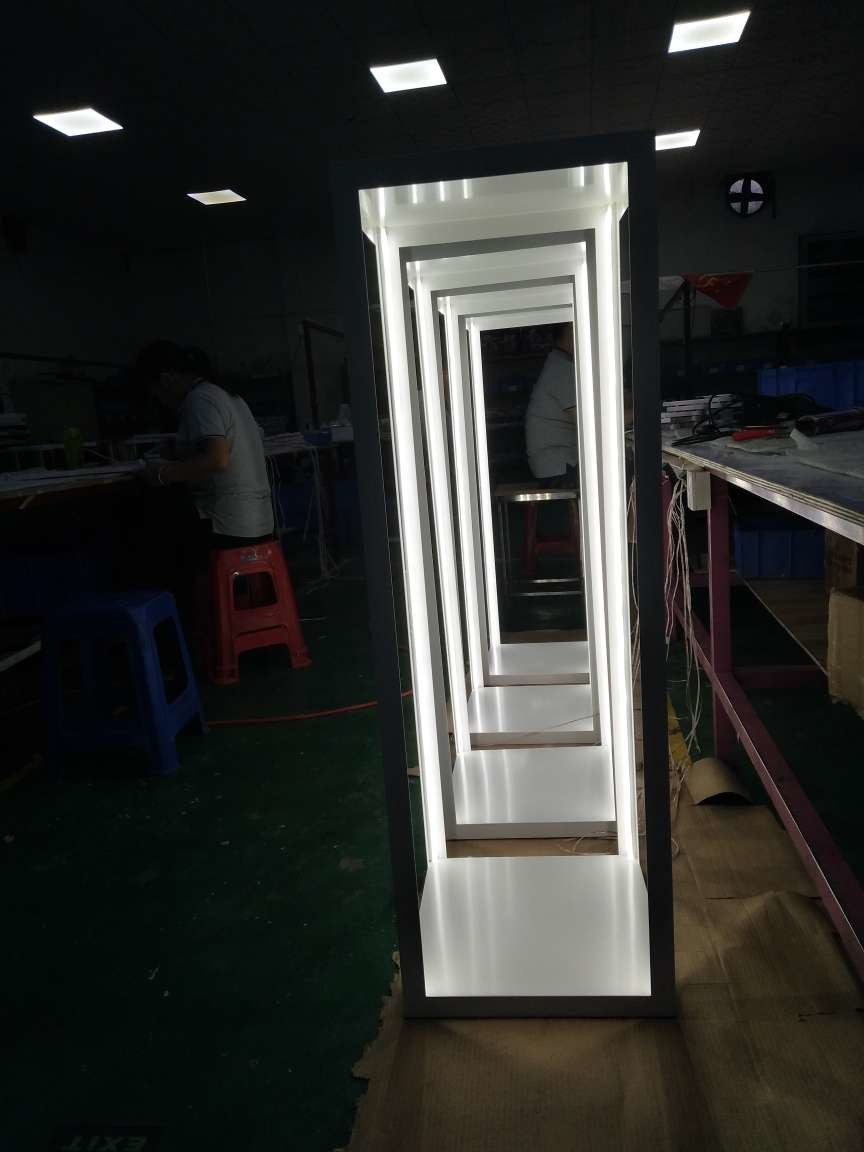Stainless Steel / Acrylic Visual Merchandising Displays Golden for Retail Store