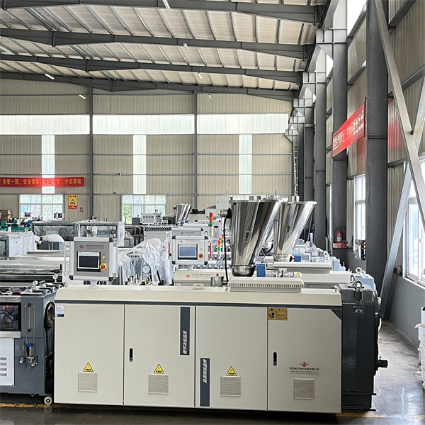 High Capacity UPVC Pipe Extrusion Line Plastic CPVC Pipe Making Machine For Drainage Pipe