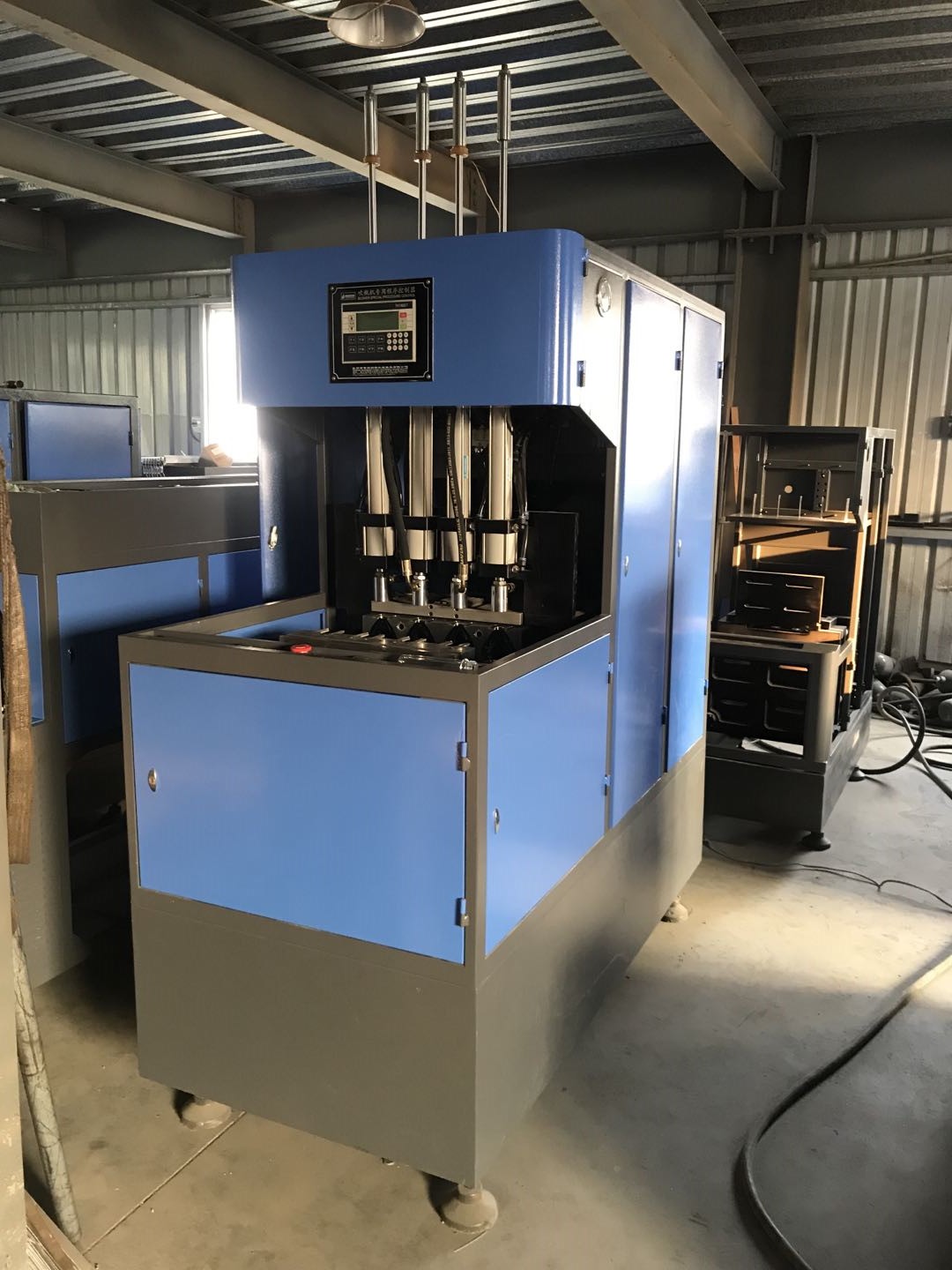 Top Level Bottle Production with DELTA PLC LGB-4-15 Durable Pe Bottle Making Machine