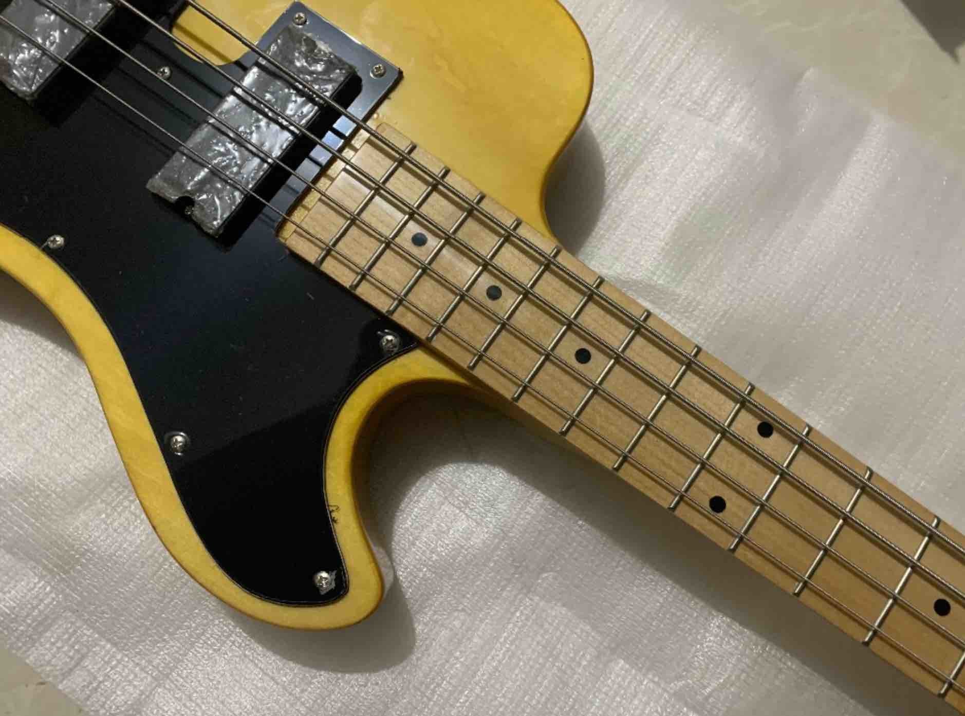 Custom 4 Strings RD Bass Guitar
