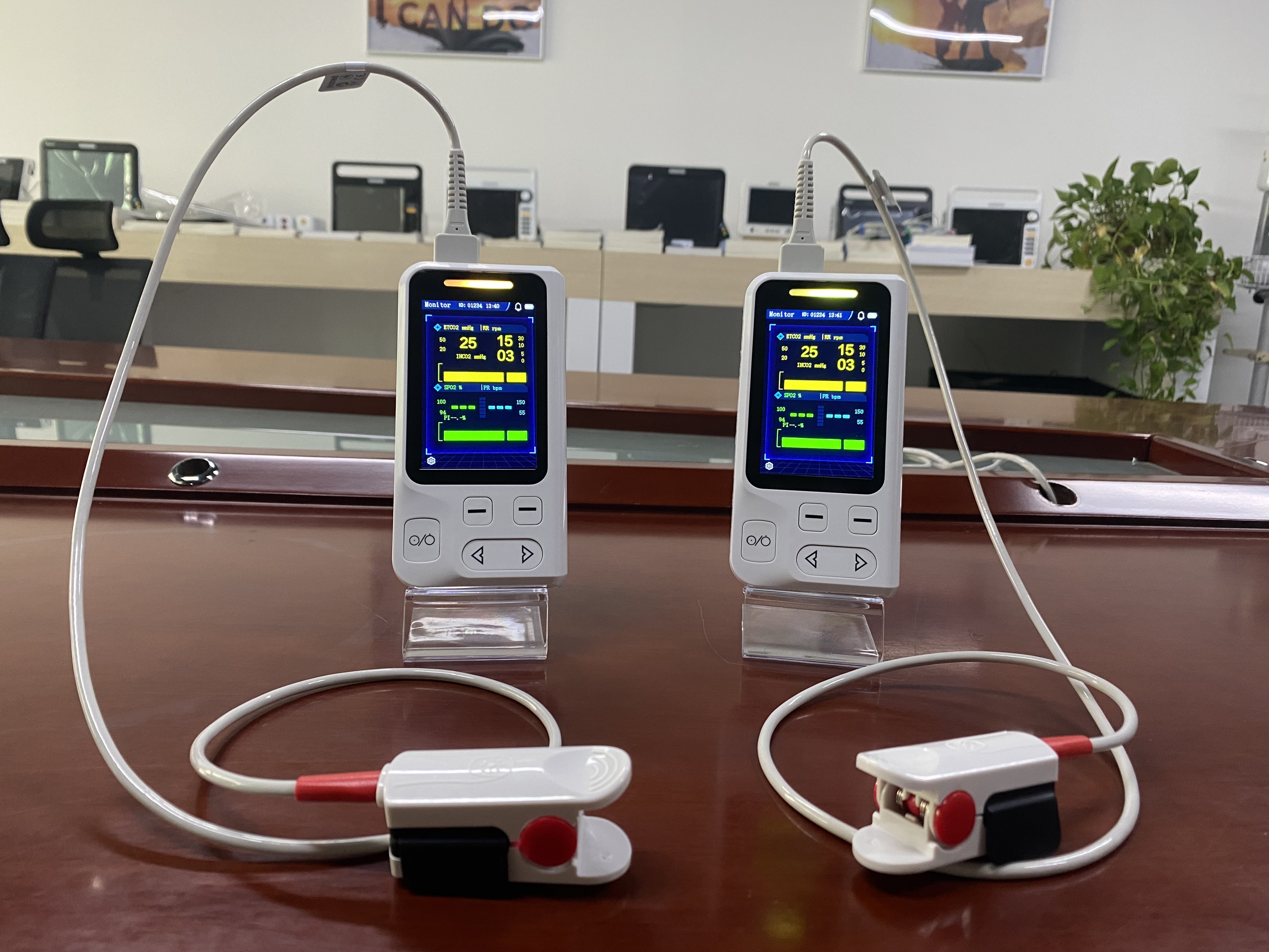 3.5 Inch TFT LCD Handheld Pulse Oximeter For Monitoring EtCO2 And SPO2