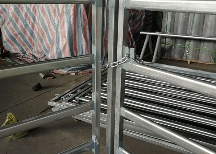 Normal Size Horse Round Pen Panels , Hot Dip Galvanised Arena Corral Panels