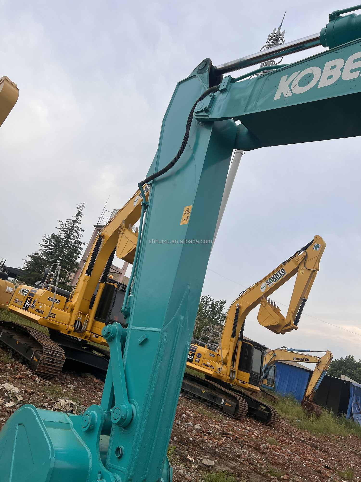 Used Excavator Kobelco Sk200 good Quality SECOND HAND KOBELCO SK200 ON SALE