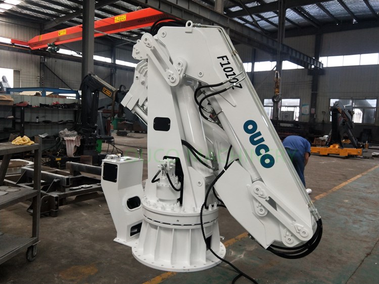 Hydraulic Folding 8M Steel 0.6T Offshore Pedestal Crane