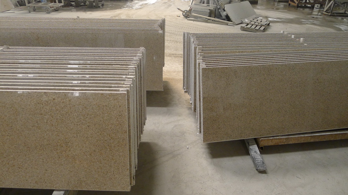 image.png Yellow Granite Stone Tiles 2700kg / M³ Granite Density 20 / 30mm Thick
