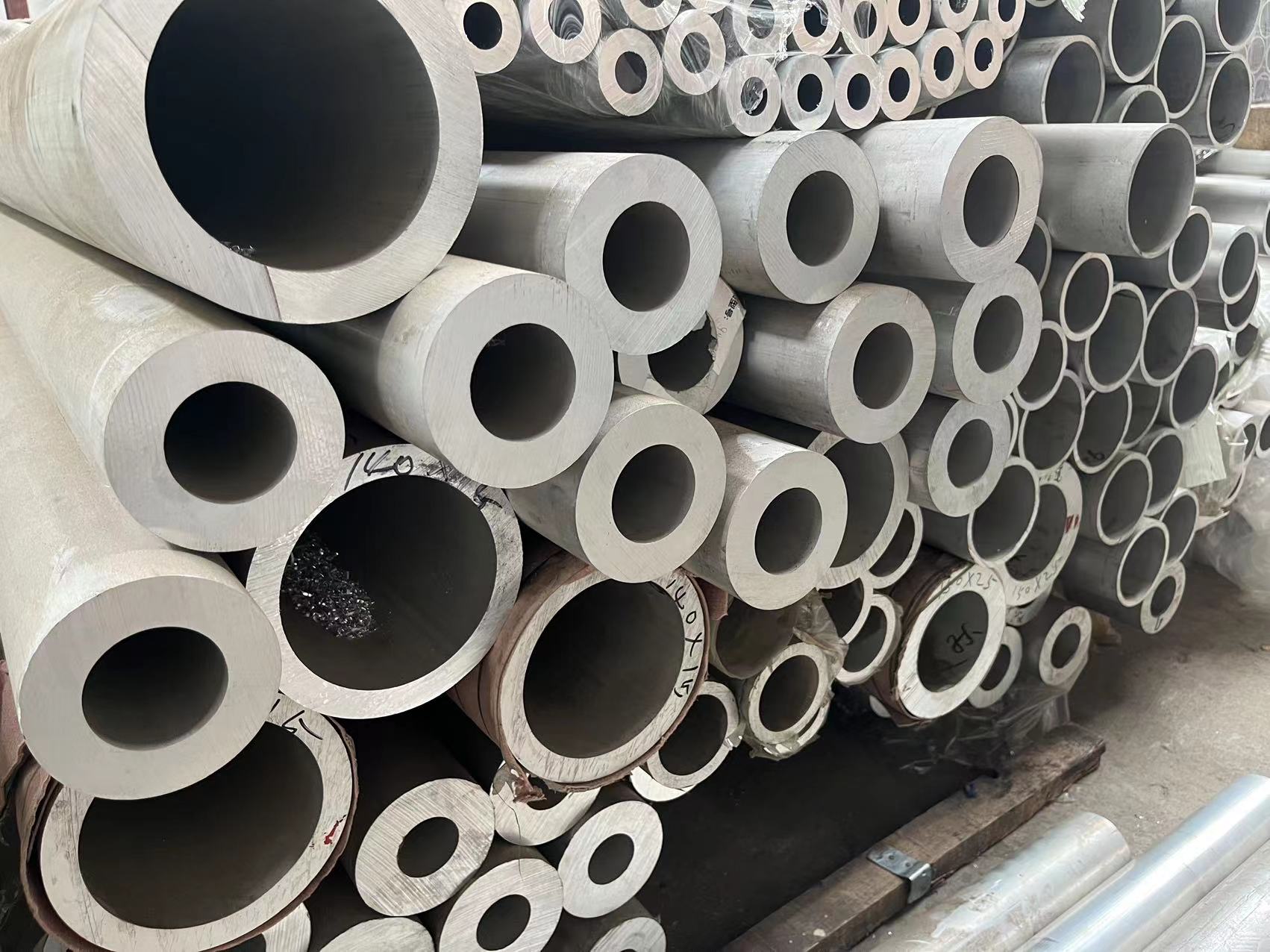 Small Diameter 3003 Aluminium Pipe 5083 Mill Finish ASTM B211 Customized Packing