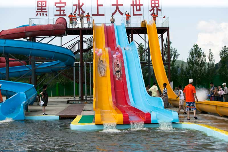 Colorful 10mm Custom Water Slides Equipment For Hotel Resort