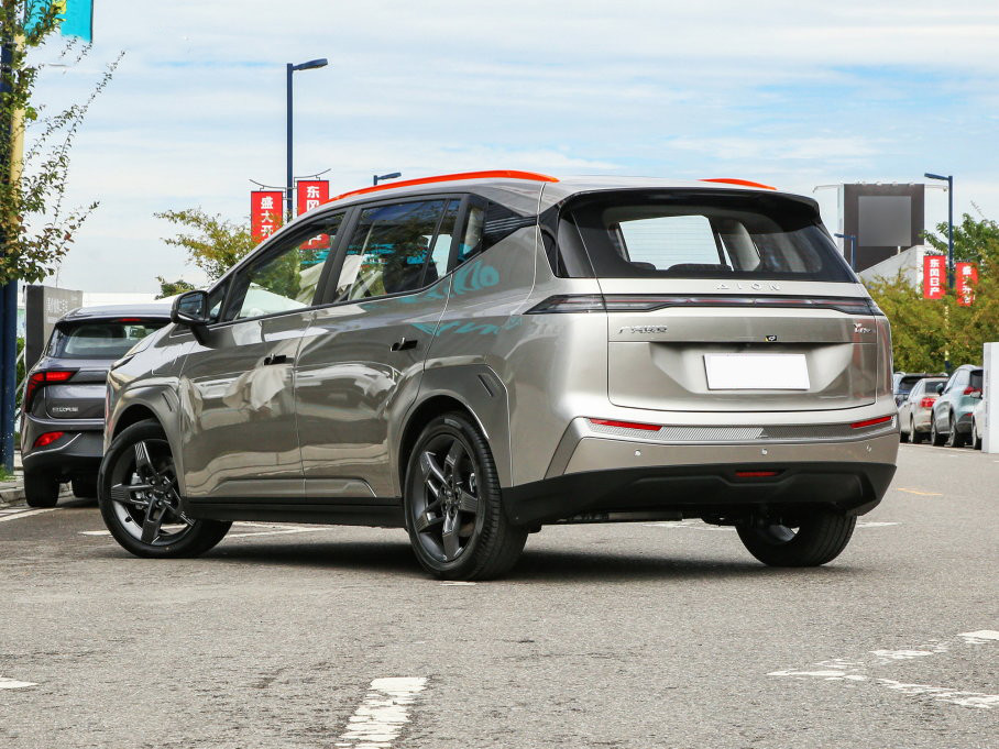 AION Y SUV Electric Car 150 Km/h Left Steering EV Electric Vehicles For Adults