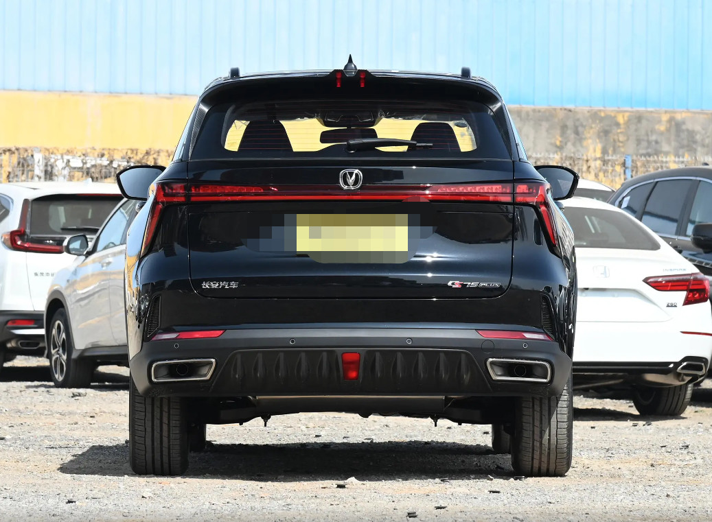 Changan CS75 PLUS Compact 5 Door 5 Seat SUV 1.5T LxWxH(Mm) 4700x1865x1710