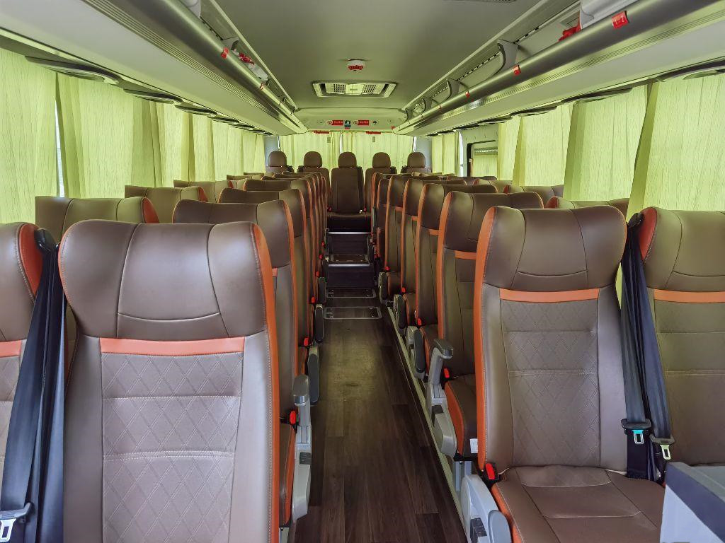 Second Hand Buses Yutong ZK6907 Luxury Coach Gasoline Engine China Electric Bus With TV