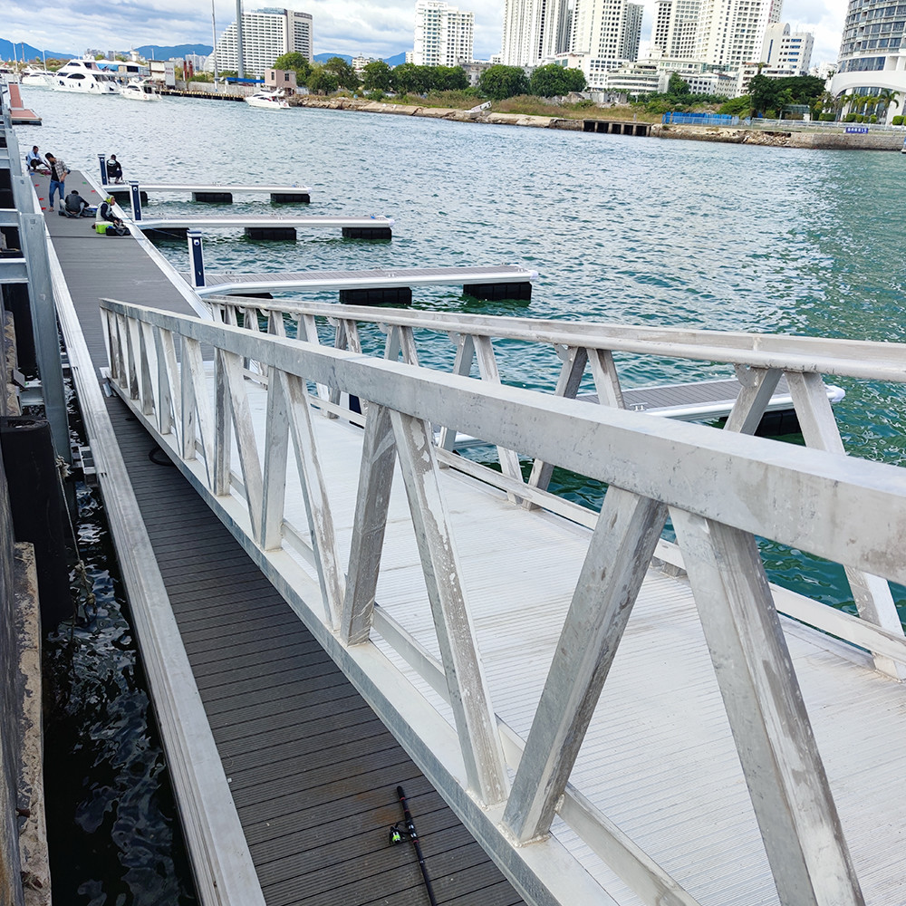 Silver Marine Aluminum Gangways Durable And Perfect For Marina Dock Pontoon Performance