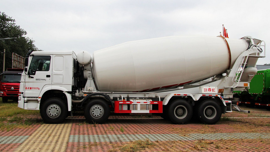 12m³ Cubage Mixer Concrete Truck With ZF8118 Steering Gear Box