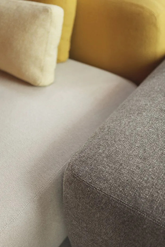 Customized Modular Plus Fabric Sofa With Removable Cover For Hotel Lounge