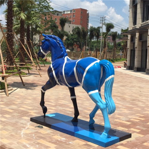 Large Metal Horse Garden Animal Sculptures Realistic Geometry For City