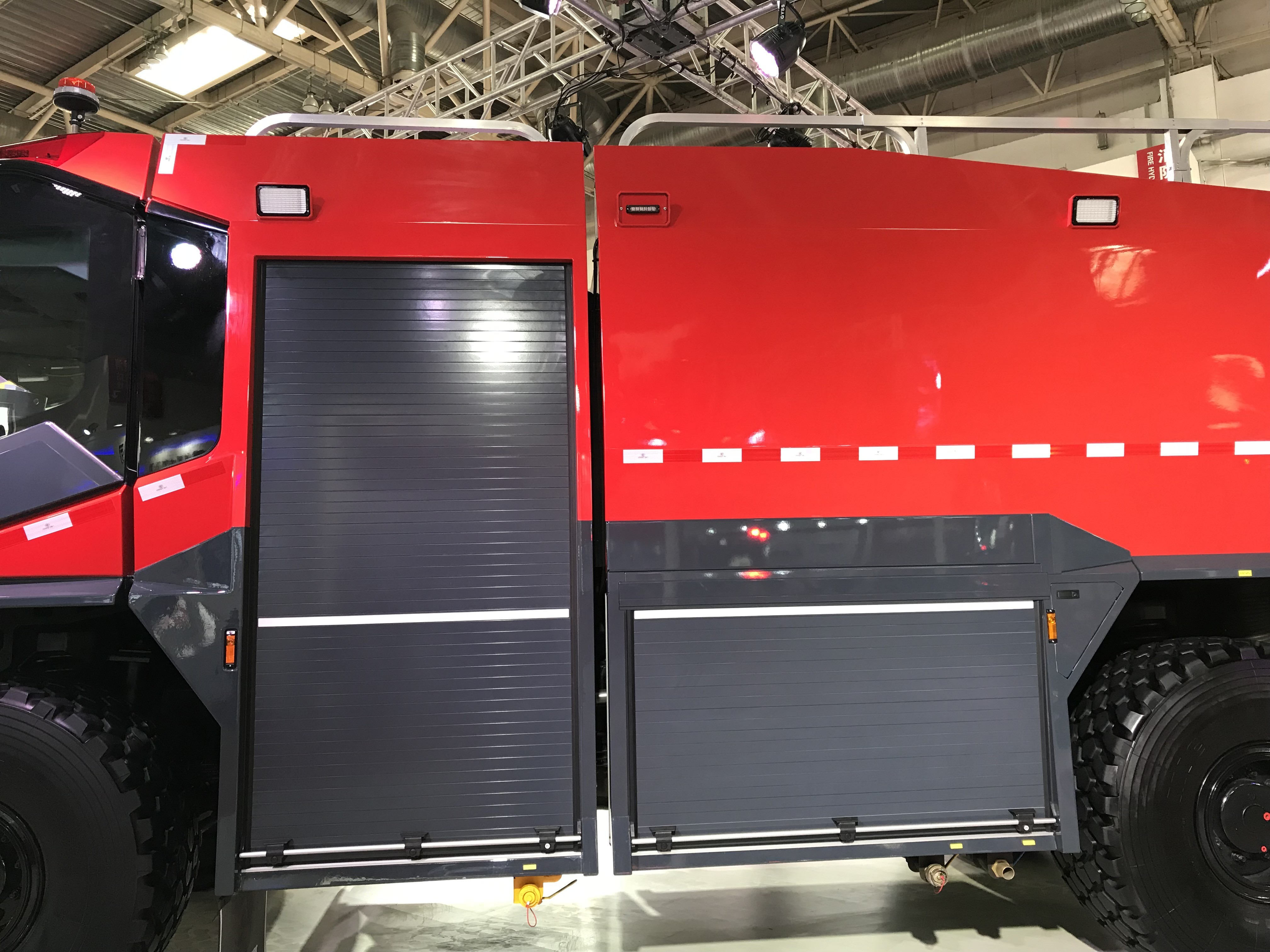 Aluminum Truck Rear Roll up Door Roller Shutter Used for Various Truck and Vehicle