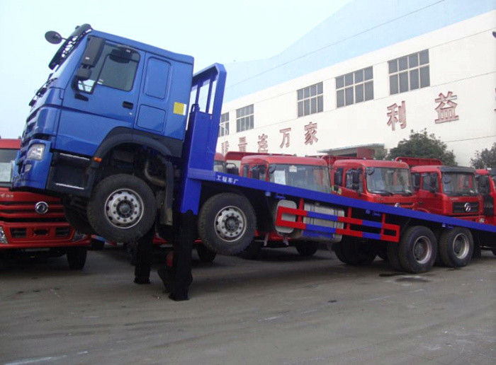 10 Tires Sinotruk Howo7 Heavy Cargo Truck 30-40T Flatbed With Ladder 6x4 Euro2 371hp