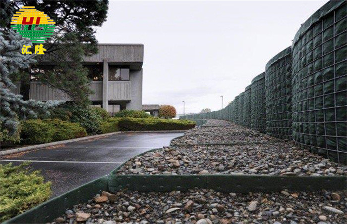 0.6m-2.7m Height Hesco Defensive Barriers Low Carbon Steel