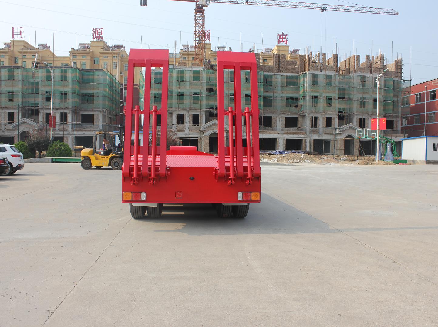50 Ton Capacity Low Boy Truck Semi Trailer with Hydraulic Ramp and Main Beam Q345B