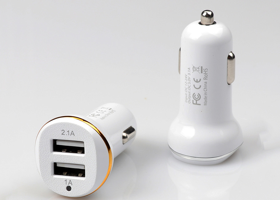 5V 3.1A Car Charger Adapter With Dual Port PC Material OEM Accepted Silver Blue Black
