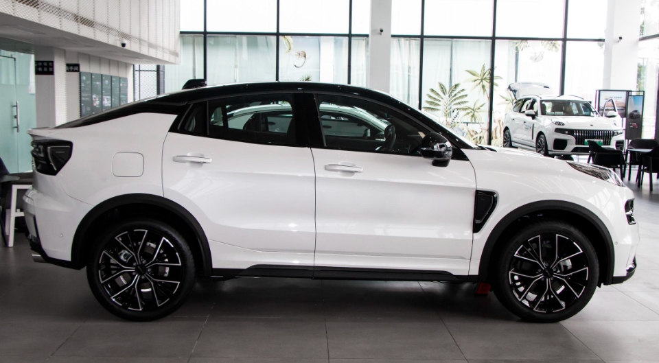High Quality Crossover SUV Link&Co 05 Left Hand Driving Cars Max Speed 230km/H Compact SUV For Sale