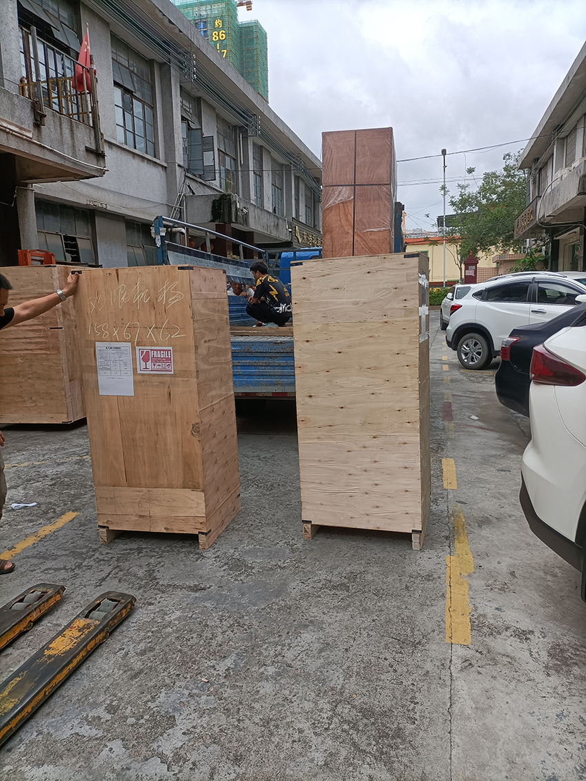 FOSHAN Footwear Machine Automatic Eyelet Machine for Shoe Eyelet Riveting Weight 230KG Machine Dimensions 550*600*1430mm