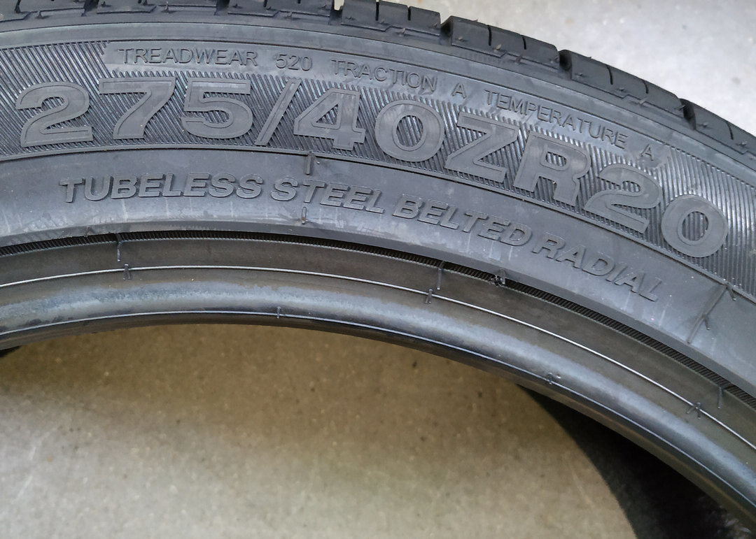 Fuel Efficiency PCR Tires AN616 Pattern Model 275/40ZR20 106Y Wear Resistant