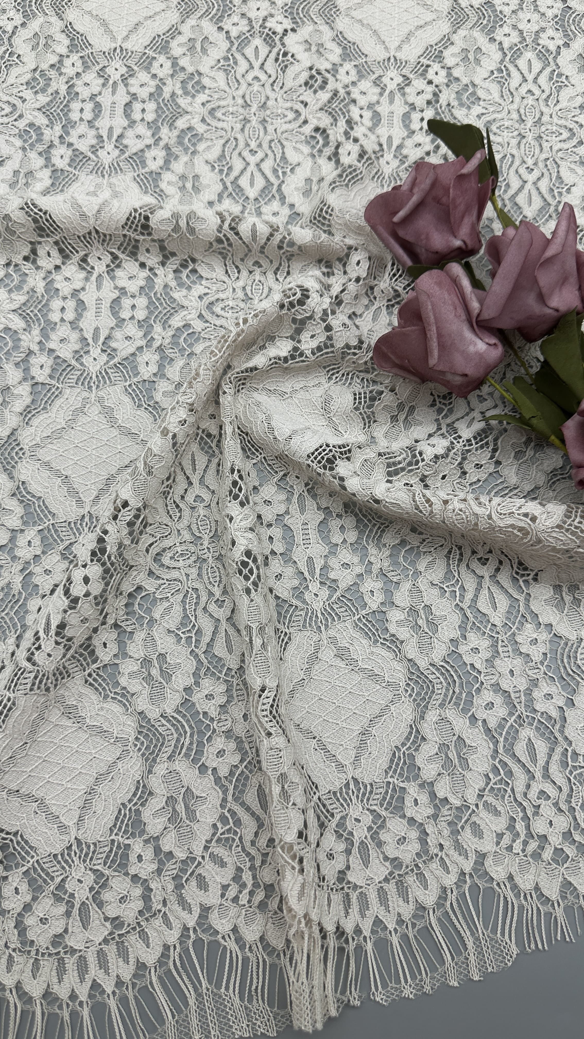 Leafy Embroidery Lace Fabric Elegent White For Fashion Show Dress