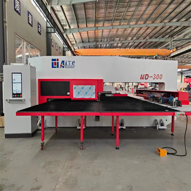 Servo Motor CNC Turret Punch Press 200HPM Industrial Punching Machine
