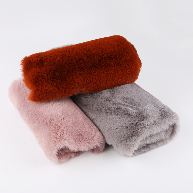 Soft 100% Polyester Faux Rabbit Fur Fabric for Winter Ponchos and Ladies Pullovers