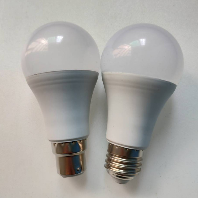 Battery LED Lamps For Home No flicker Triac dimmable 140LM/W 5years Warranty