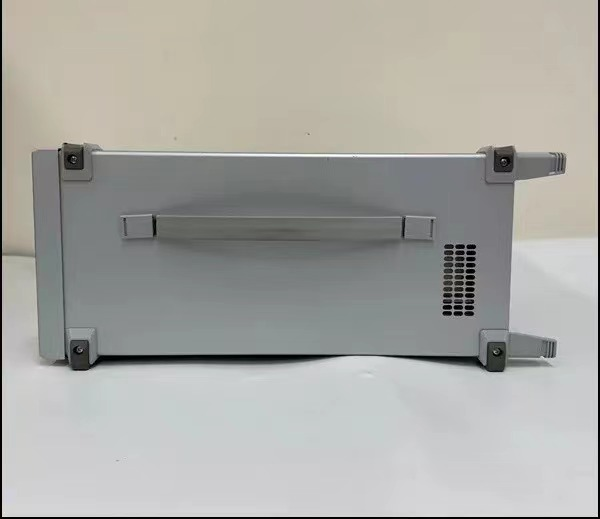 Anritsu MT8870A Universal Wireless RF Communications Test Set For Multiple Wireless Standards