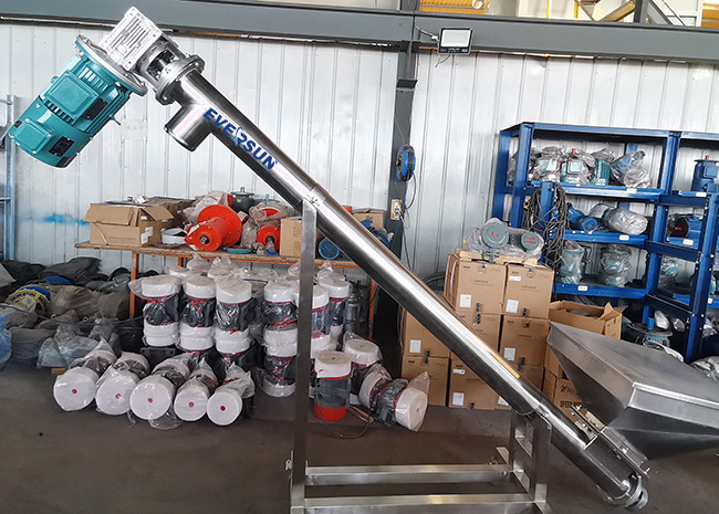Customized Pipe Elevator Cement Auger Conveyor With 133mm 0.75 - 4KW 200L