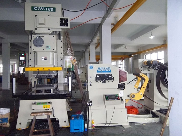 gear feeder