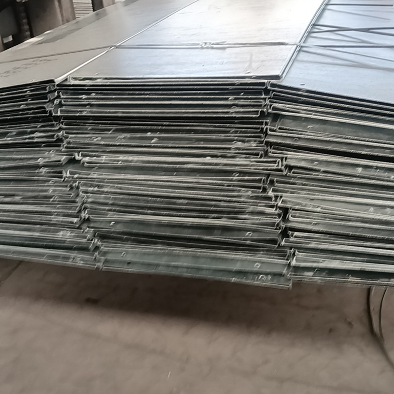 Silver Hot Dipped Galvanized Cable Tray With Non Flammable Fire Resistance 50mm-1000mm Width
