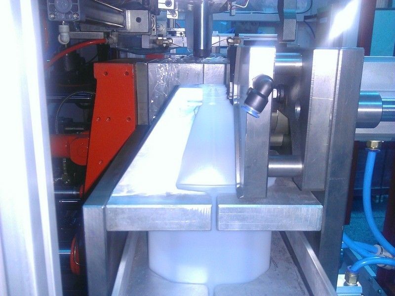 Milk Bottle HDPE Blow Molding Machine With Parison Control System MP70D